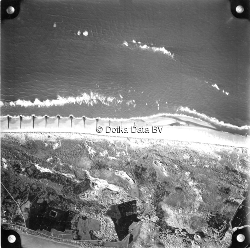 Luchtfoto Vlieland (1958) uit de collectie Kadaster Luchtfoto's en Kaarten
