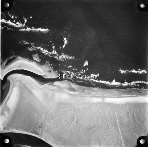 Luchtfoto Vlieland (1958) uit de collectie Kadaster Luchtfoto's en Kaarten