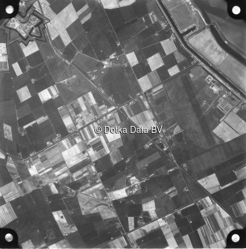 Luchtfoto Den Helder (1958) uit de collectie Kadaster Luchtfoto's en Kaarten