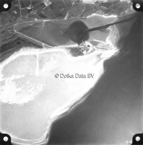 Luchtfoto Den Hoorn Texel (1958) uit de collectie Kadaster Luchtfoto's en Kaarten