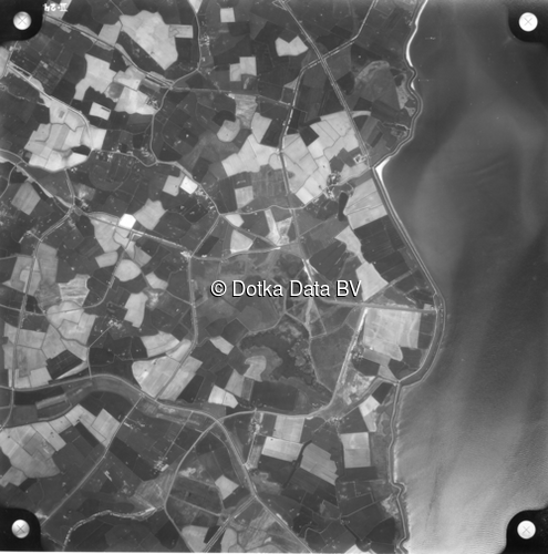 Luchtfoto De Waal (1958) uit de collectie Kadaster Luchtfoto's en Kaarten