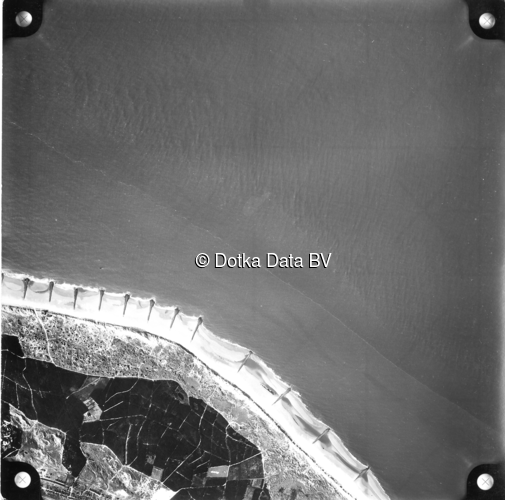 Luchtfoto Vlieland (1958) uit de collectie Kadaster Luchtfoto's en Kaarten