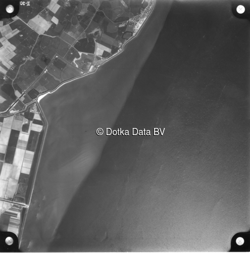 Luchtfoto Den Hoorn Texel (1958) uit de collectie Kadaster Luchtfoto's en Kaarten