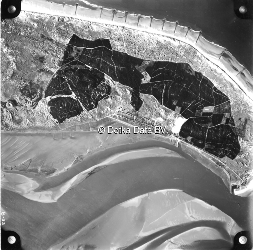 Luchtfoto Vlieland (1958) uit de collectie Kadaster Luchtfoto's en Kaarten