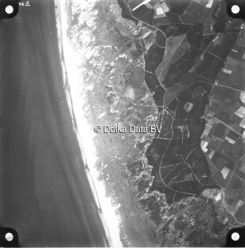 Luchtfoto Den Burg (1958) uit de collectie Kadaster Luchtfoto's en Kaarten