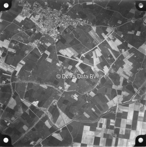 Luchtfoto Den Burg (1958) uit de collectie Kadaster Luchtfoto's en Kaarten