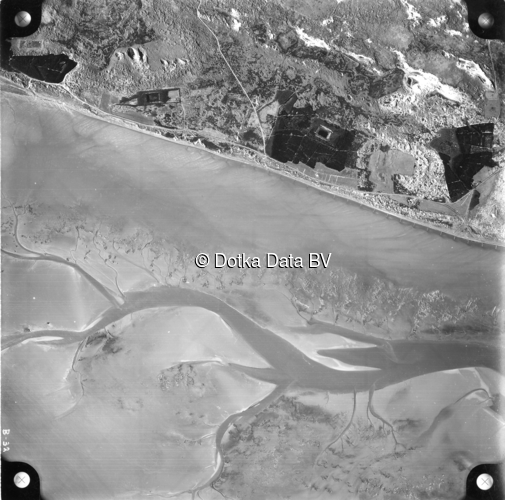 Luchtfoto Vlieland (1958) uit de collectie Kadaster Luchtfoto's en Kaarten