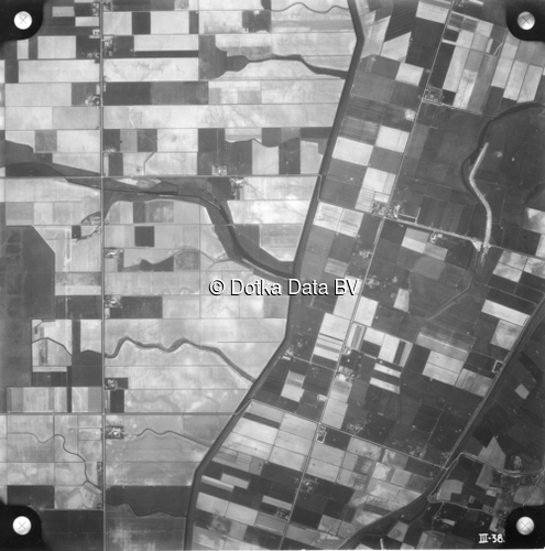 Luchtfoto De Cocksdorp (1958) uit de collectie Kadaster Luchtfoto's en Kaarten