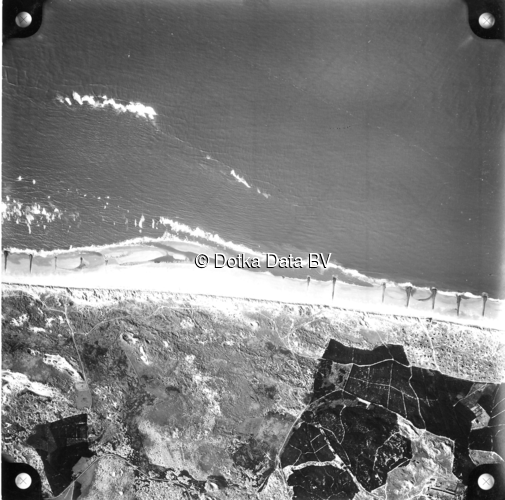 Luchtfoto Vlieland (1958) uit de collectie Kadaster Luchtfoto's en Kaarten