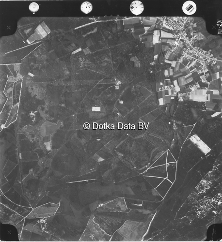 Luchtfoto Loenen (1973) uit de collectie Kadaster Luchtfoto's en Kaarten