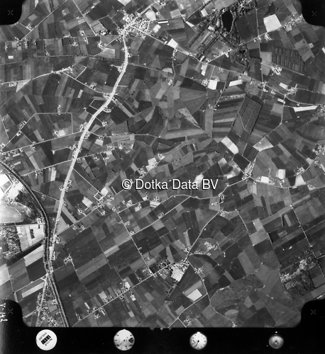 Luchtfoto Loenen (1973) uit de collectie Kadaster Luchtfoto's en Kaarten