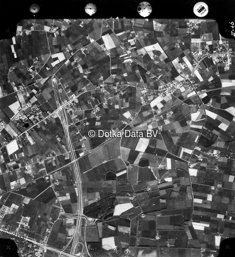 Luchtfoto Apeldoorn (1973) uit de collectie Kadaster Luchtfoto's en Kaarten
