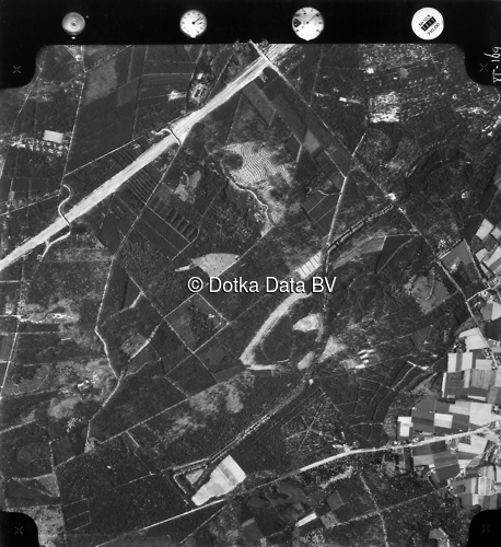 Luchtfoto Beekbergen (1973) uit de collectie Kadaster Luchtfoto's en Kaarten