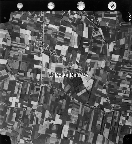 Luchtfoto Toldijk (1973) uit de collectie Kadaster Luchtfoto's en Kaarten