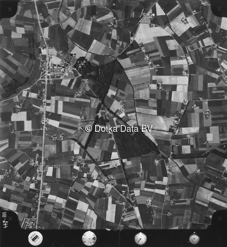 Luchtfoto Baak (1973) uit de collectie Kadaster Luchtfoto's en Kaarten