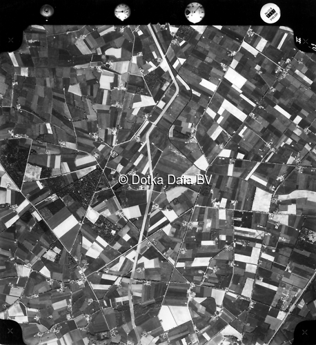 Luchtfoto Laren (1973) uit de collectie Kadaster Luchtfoto's en Kaarten