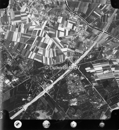 Luchtfoto Lieren (1973) uit de collectie Kadaster Luchtfoto's en Kaarten