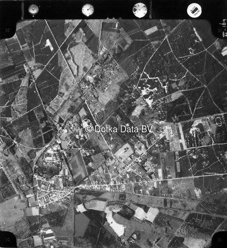 Luchtfoto Hoenderloo (1973) uit de collectie Kadaster Luchtfoto's en Kaarten