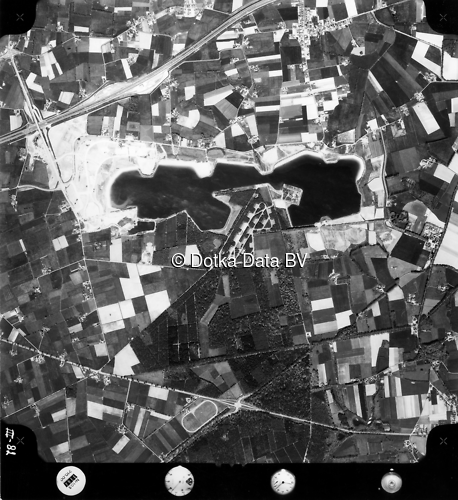 Luchtfoto Apeldoorn (1973) uit de collectie Kadaster Luchtfoto's en Kaarten