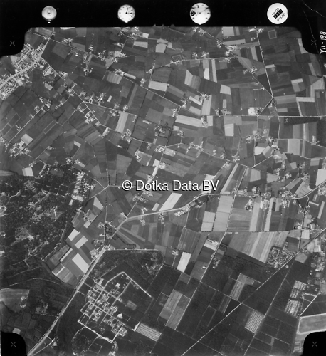 Luchtfoto Otterlo (1973) uit de collectie Kadaster Luchtfoto's en Kaarten