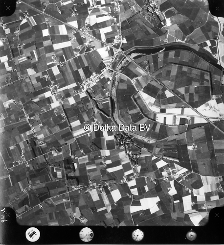 Luchtfoto Tonden (1973) uit de collectie Kadaster Luchtfoto's en Kaarten