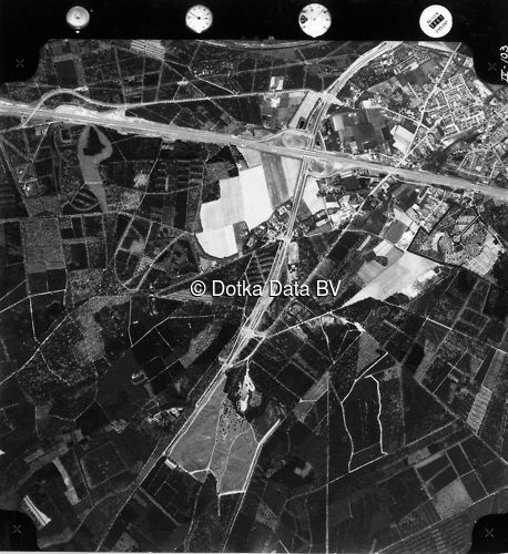 Luchtfoto Ugchelen (1973) uit de collectie Kadaster Luchtfoto's en Kaarten