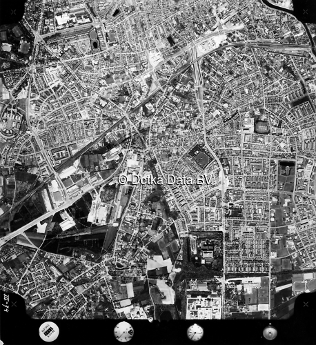 Luchtfoto Apeldoorn (1973) uit de collectie Kadaster Luchtfoto's en Kaarten