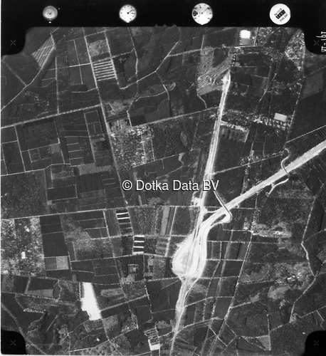 Luchtfoto Beekbergen (1973) uit de collectie Kadaster Luchtfoto's en Kaarten