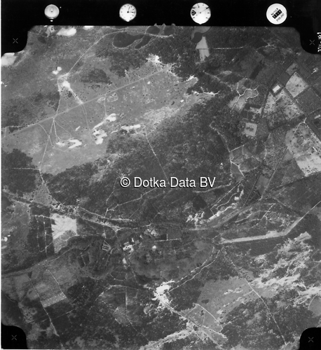 Luchtfoto Otterlo (1973) uit de collectie Kadaster Luchtfoto's en Kaarten