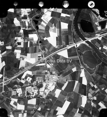 Luchtfoto Wilp (1973) uit de collectie Kadaster Luchtfoto's en Kaarten