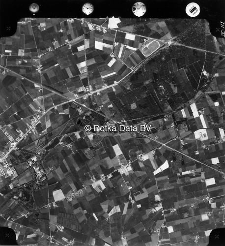Luchtfoto Klarenbeek (1973) uit de collectie Kadaster Luchtfoto's en Kaarten