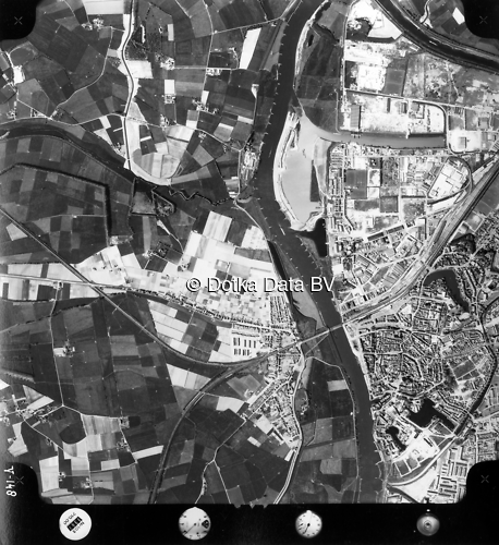 Luchtfoto Zutphen (1973) uit de collectie Kadaster Luchtfoto's en Kaarten