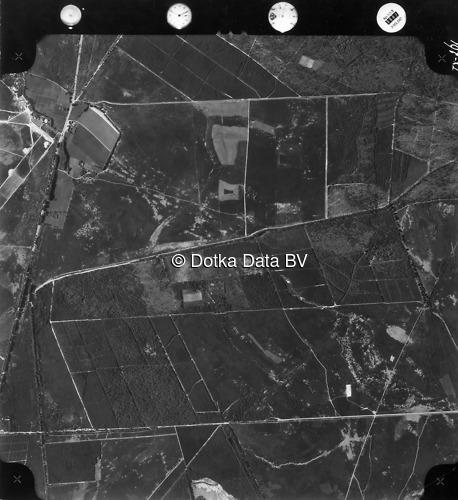 Luchtfoto Rozendaal (1973) uit de collectie Kadaster Luchtfoto's en Kaarten