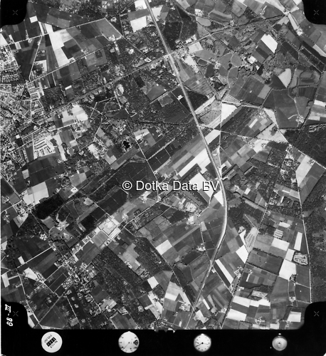 Luchtfoto Voorst (1973) uit de collectie Kadaster Luchtfoto's en Kaarten