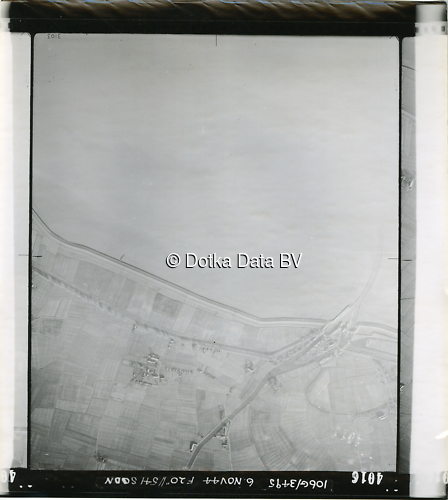 Luchtfoto Delfzijl uit de collectie Kadaster WOII Luchtfoto's