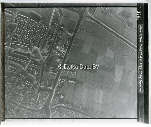 Luchtfoto Groningen (1944) uit de collectie Kadaster WOII Luchtfoto's