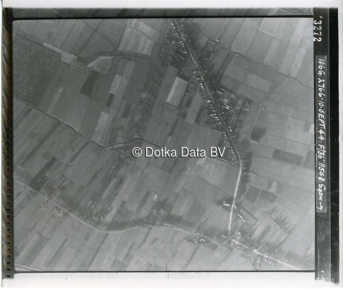 Luchtfoto Groningen (1944) uit de collectie Kadaster WOII Luchtfoto's