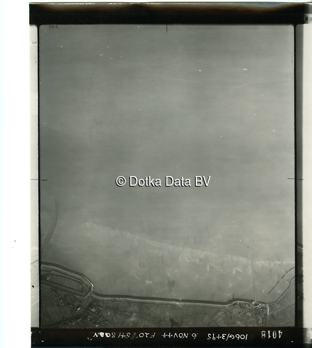 Luchtfoto Delfzijl (1944) uit de collectie Kadaster WOII Luchtfoto's