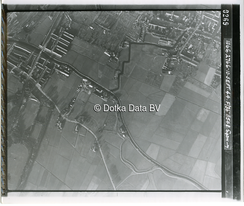 Luchtfoto Groningen (1944) uit de collectie Kadaster WOII Luchtfoto's