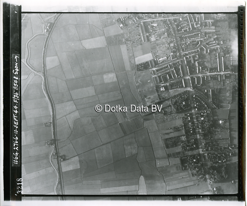 Luchtfoto Groningen (1944) uit de collectie Kadaster WOII Luchtfoto's
