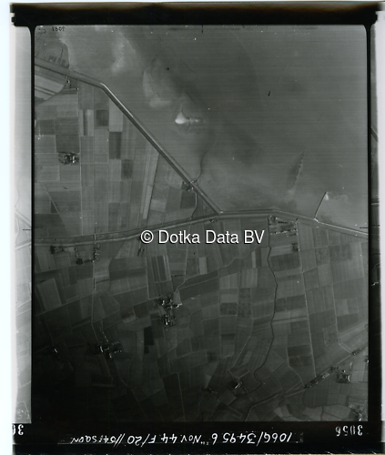 Luchtfoto Eemshaven uit de collectie Kadaster WOII Luchtfoto's