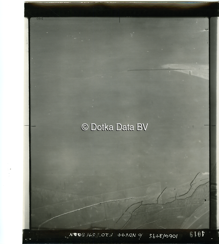 Luchtfoto Delfzijl (1944) uit de collectie Kadaster WOII Luchtfoto's