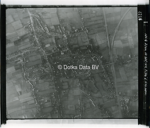 Luchtfoto Haren Gn (1944) uit de collectie Kadaster WOII Luchtfoto's