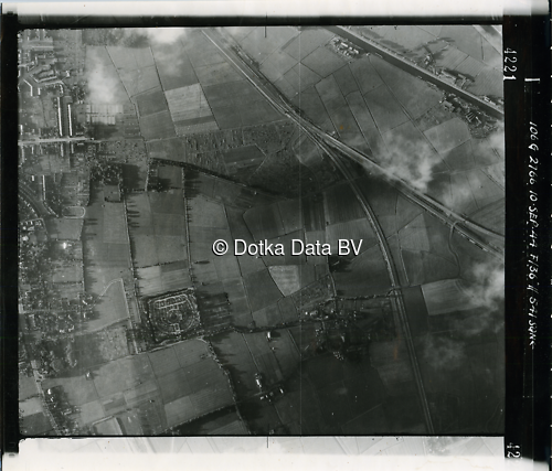 Luchtfoto Haren Gn (1944) uit de collectie Kadaster WOII Luchtfoto's