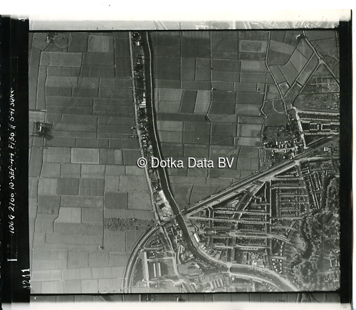 Luchtfoto Groningen (1944) uit de collectie Kadaster WOII Luchtfoto's
