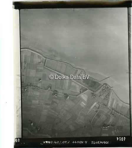 Luchtfoto Farmsum (1944) uit de collectie Kadaster WOII Luchtfoto's