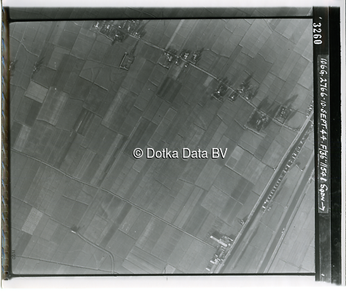 Luchtfoto Groningen (1944) uit de collectie Kadaster WOII Luchtfoto's