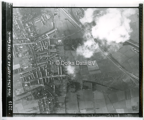 Luchtfoto Groningen (1944) uit de collectie Kadaster WOII Luchtfoto's