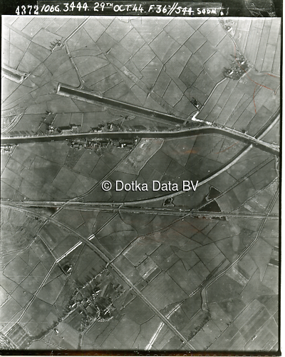 Luchtfoto Groningen (1944) uit de collectie Kadaster WOII Luchtfoto's
