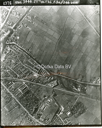 Luchtfoto Groningen (1944) uit de collectie Kadaster WOII Luchtfoto's